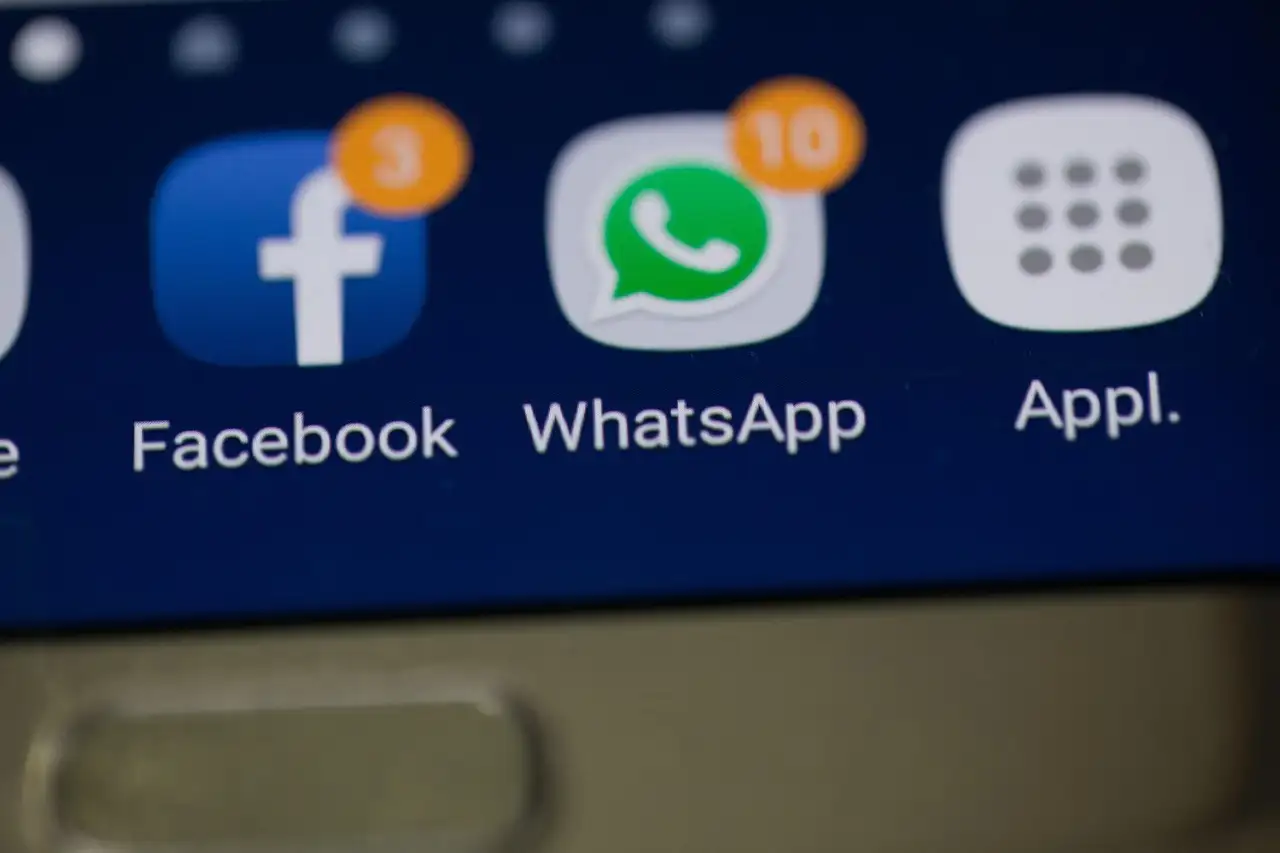 Bei whatsapp geht eine nachricht rum mit facebook